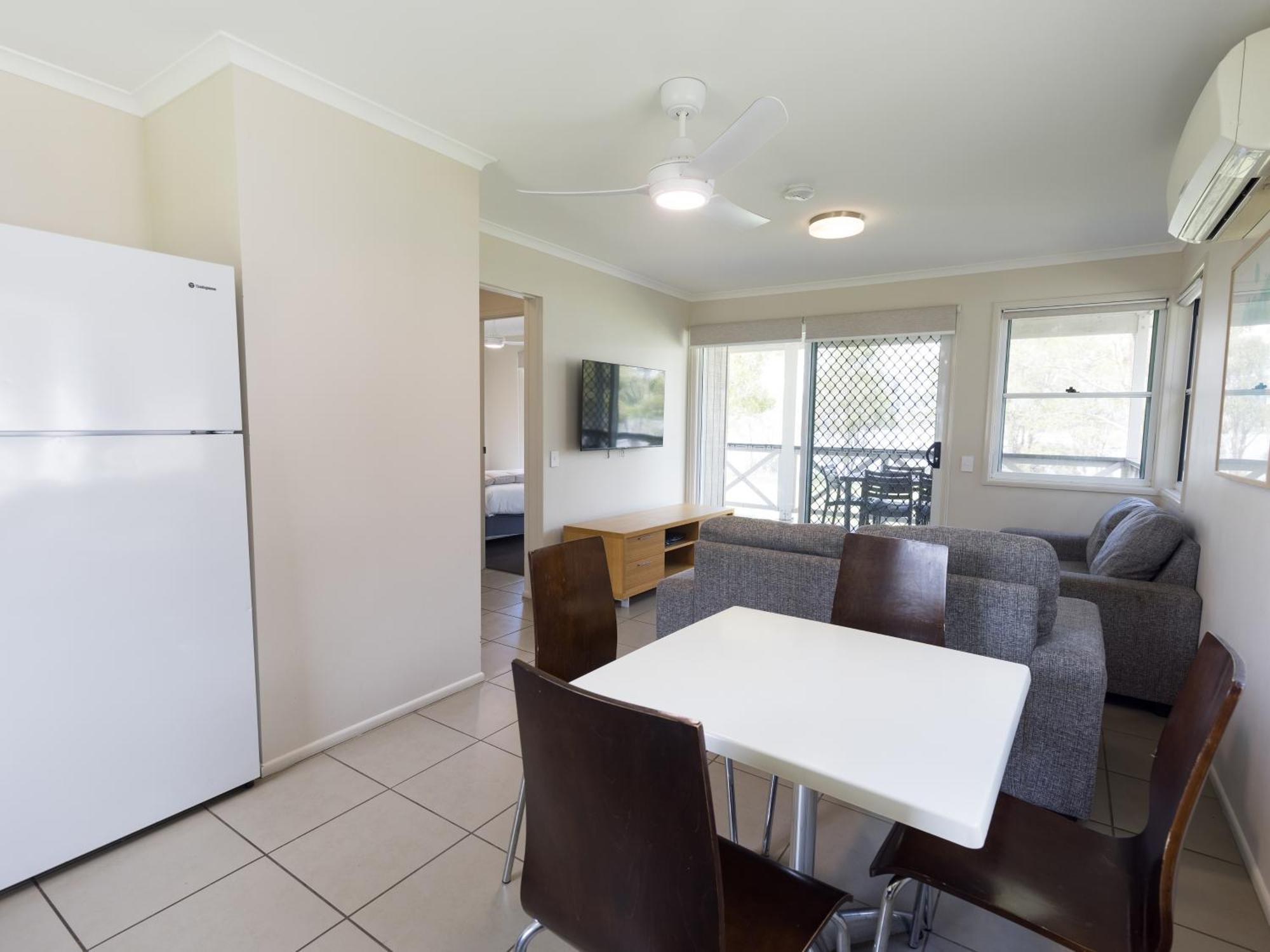 Nrma Lake Somerset Holiday Park Kilcoy Phòng bức ảnh