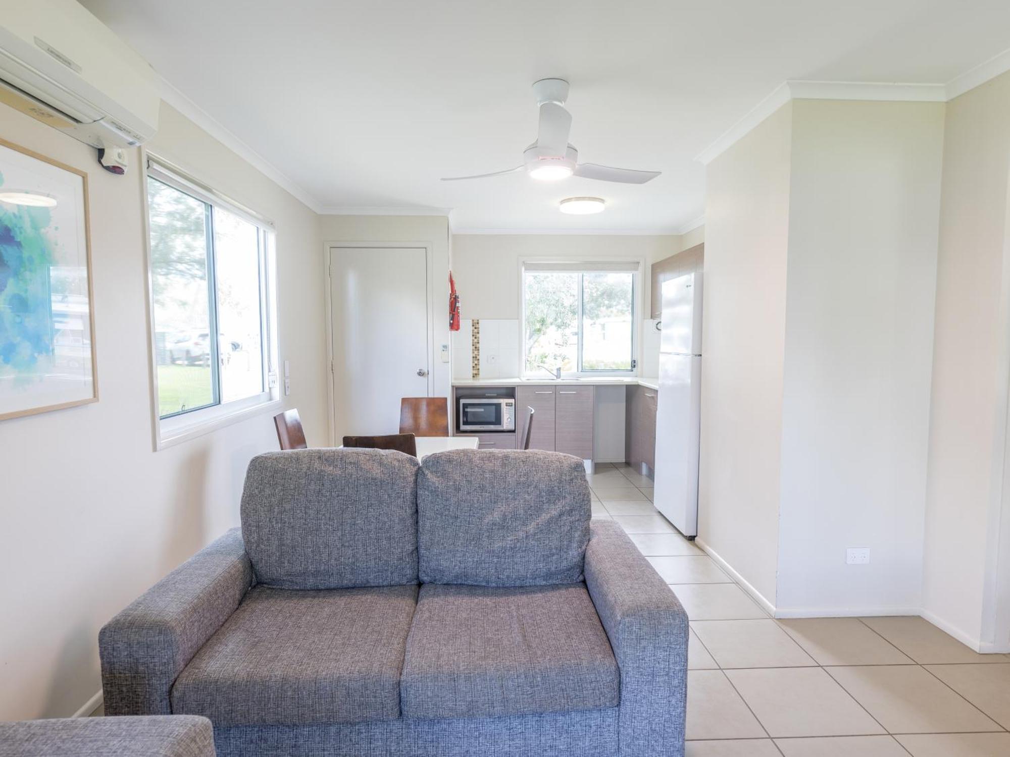 Nrma Lake Somerset Holiday Park Kilcoy Phòng bức ảnh